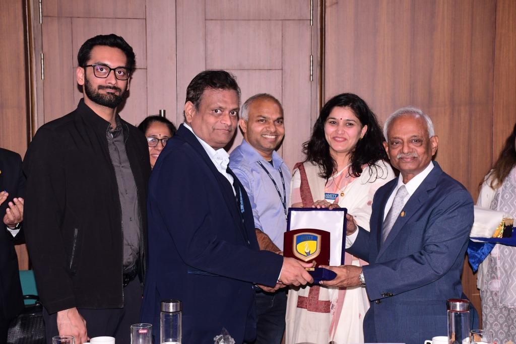 एमिटी हाइड्रोजन मिशन में सहयोग की संभावनाओ पर चर्चा करने आया एरॉक्स नाइजेन इक्वीपमेंट का प्रतिनिधिमंडल