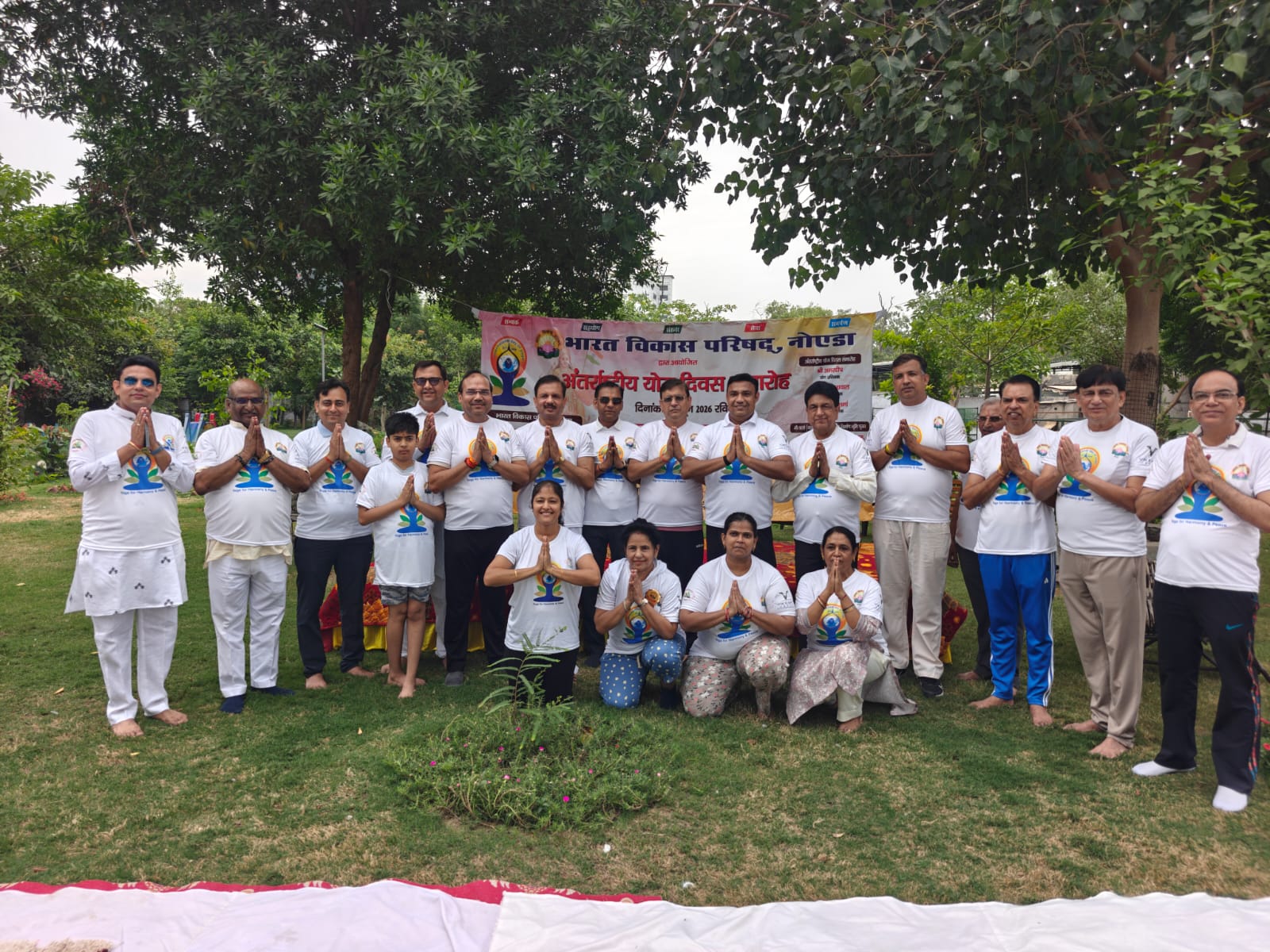 भारत विकास परिषद ने योग दिवस पर किया गौ सेवा, स्वास्थ्य सेवा और संस्कारों का संगम