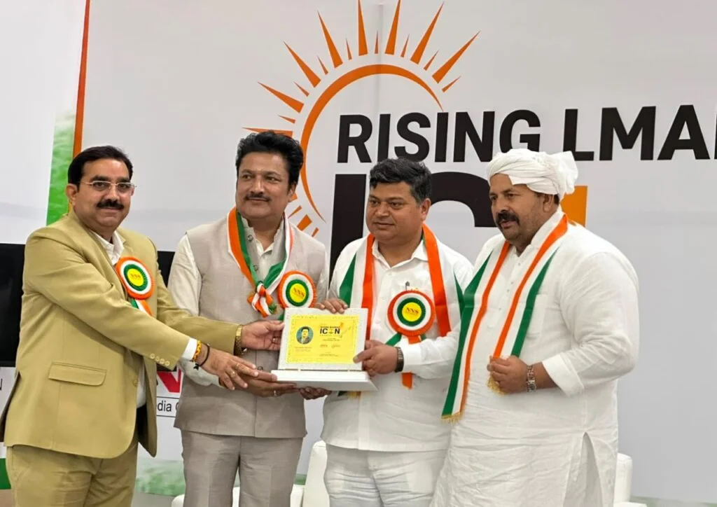 नोएडा मीडिया क्लब के अध्यक्ष आलोक द्विवेदी को मिला ‘राइजिंग भारत आइकन अवॉर्ड 2026’, केंद्रीय मंत्री राजभूषण चौधरी ने किया सम्मानित