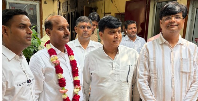 मेरठ खण्ड स्नातक निर्वाचन: नोएडा बार एसोसिएशन पहुँचे सपा समर्थित प्रत्याशी प्रमेन्द्र सिंह भाटी, अधिवक्ताओं से मांगा समर्थन