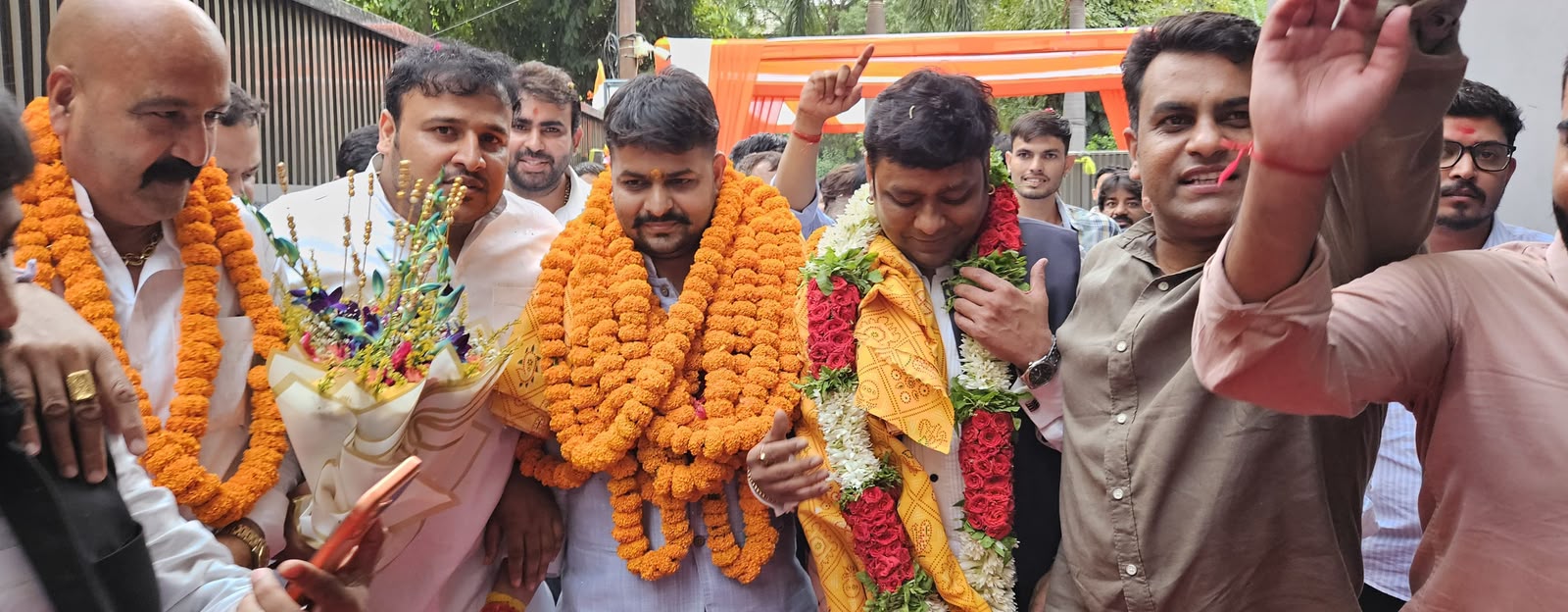 नोएडा में सियासी हलचल तेज, मनोज पांडेय ने ब्राह्मण नेताओं के साथ चुनावी रणनीति पर की चर्चा